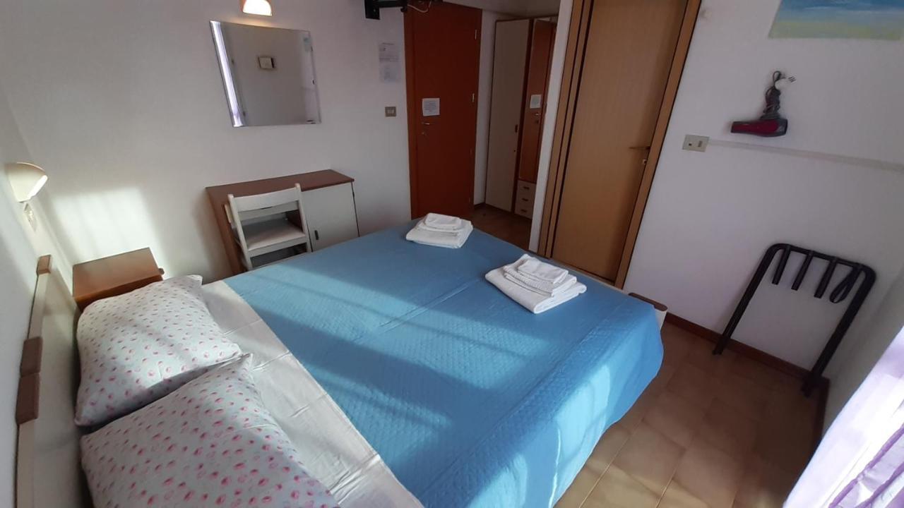 Hotel Elisabetta 2 Stelle Cattolica Luaran gambar